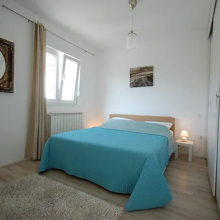 Lejlighed Curicta 1 *