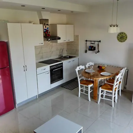 Curicta 1 アパート