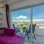 Appartement Curicta 1 *