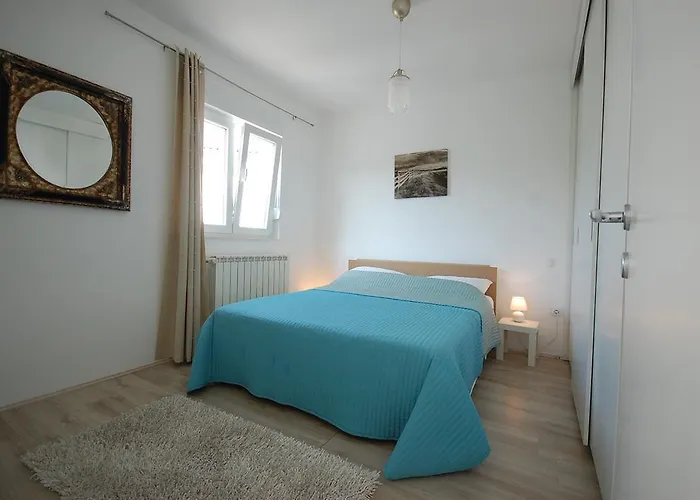 Apartament Curicta 1 *